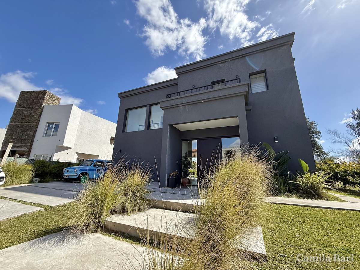 Casa Venta Benavidez 5 Ambientes Pileta Santa Ana