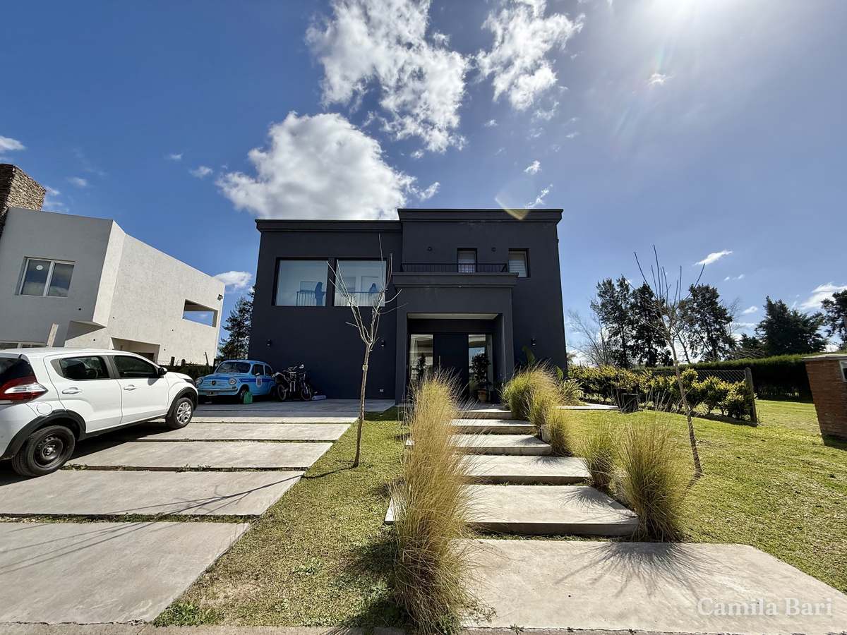 Casa Venta Benavidez 5 Ambientes Pileta Santa Ana